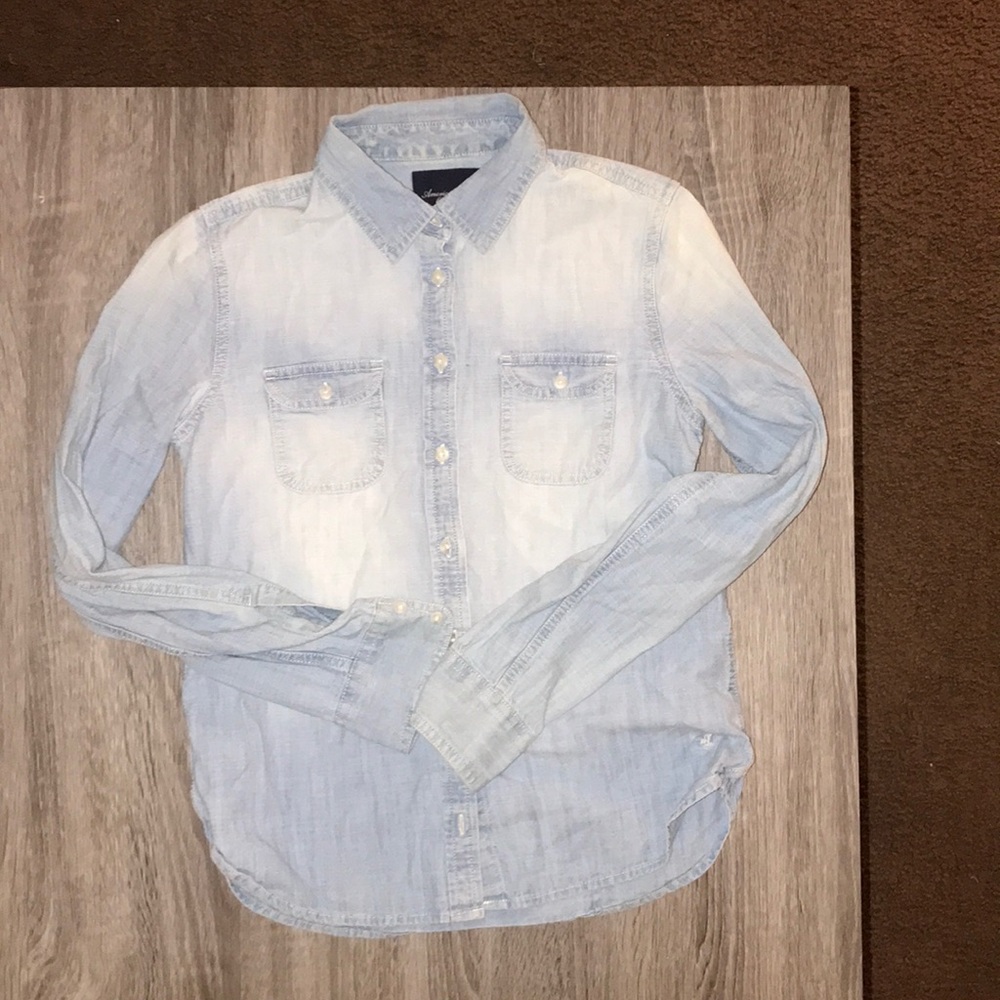 American Eagle Faded Chambray Long Sleeve
